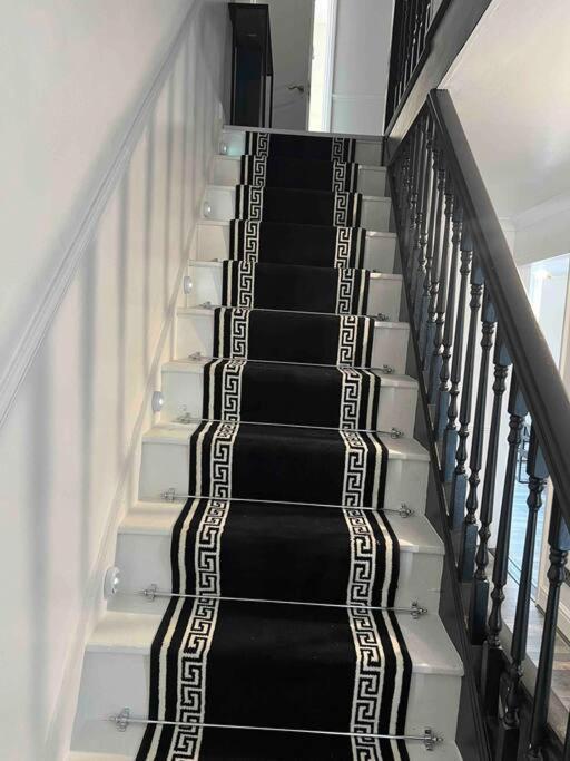The Stratford Victoria Villa London Ngoại thất bức ảnh